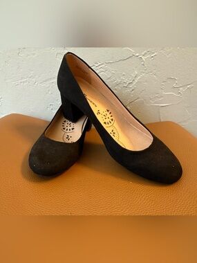 CL by Chinese Laundry Black Block Heel Pumps